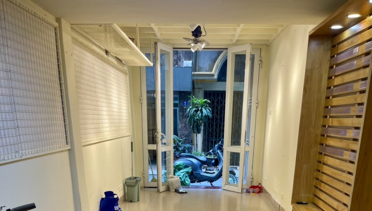 CHO THUÊ NHÀ NGÕ Ô TÔ NGUYỄN CHÍ THANH, 6 TẦNG, 35M2, 4N, 5 WC, KD SẠCH SẼ - 23.5TR (CÓ TL)